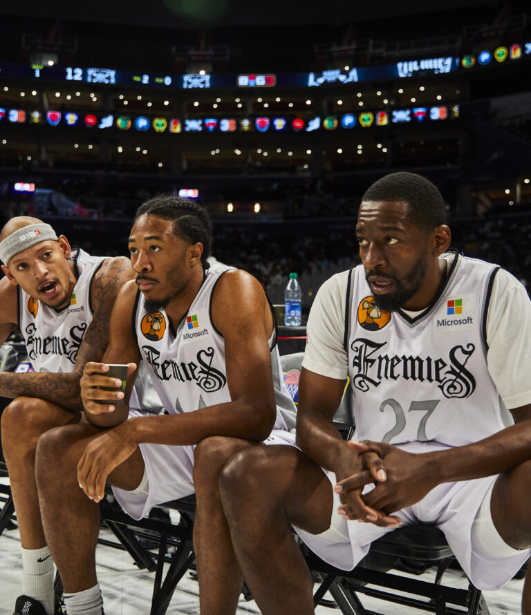 Los Angeles Lakers switch to 'Black Mamba' uniforms for potential  title-clinching Game 5 - ESPN